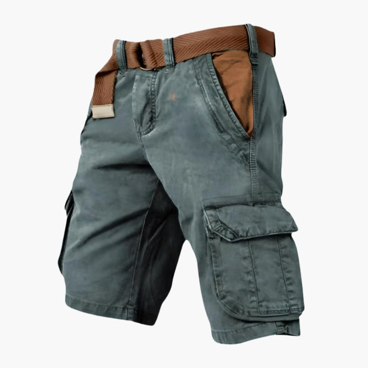 Mångsidiga herrshorts i cargomodell, rak passform för sommar & fritid. Funktionella fickor.