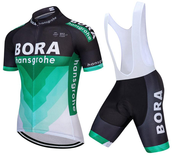 "Herr cykelset med kortärmad tröja och shorts i mesh och Lycra, andas och snabbtorkar, perfekt för cykeläventyr."