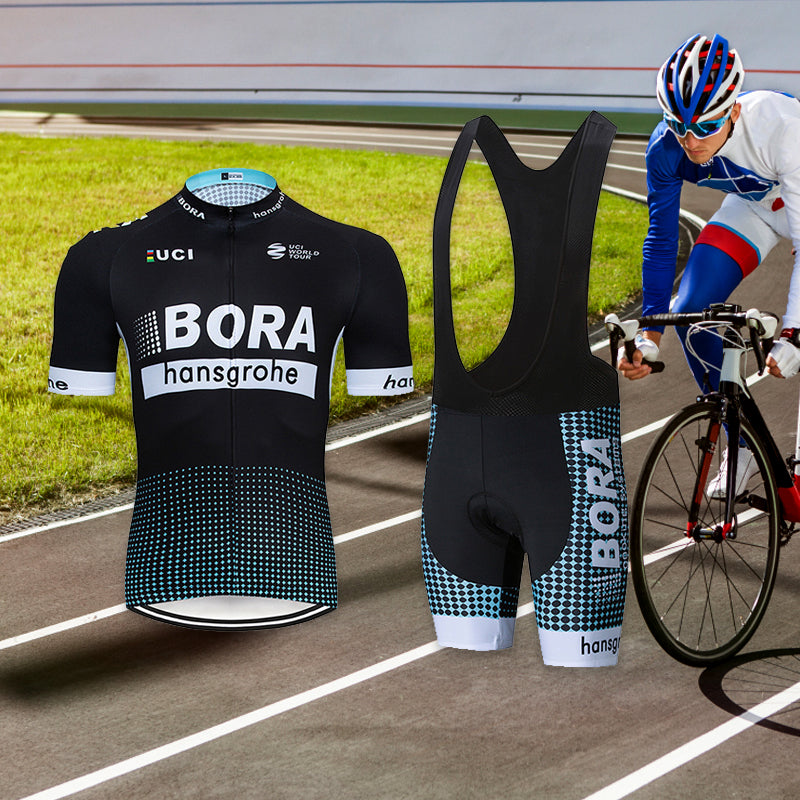 "Herr cykelset med kortärmad tröja och shorts i mesh och Lycra, andas och snabbtorkar, perfekt för cykeläventyr."