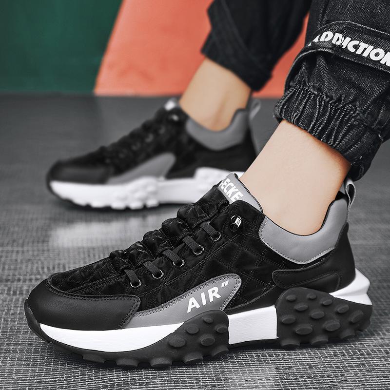 Halkfria fritidsskor för herr. Declan dämpade sneakers ger säkert grepp och skön komfort hela dagen.