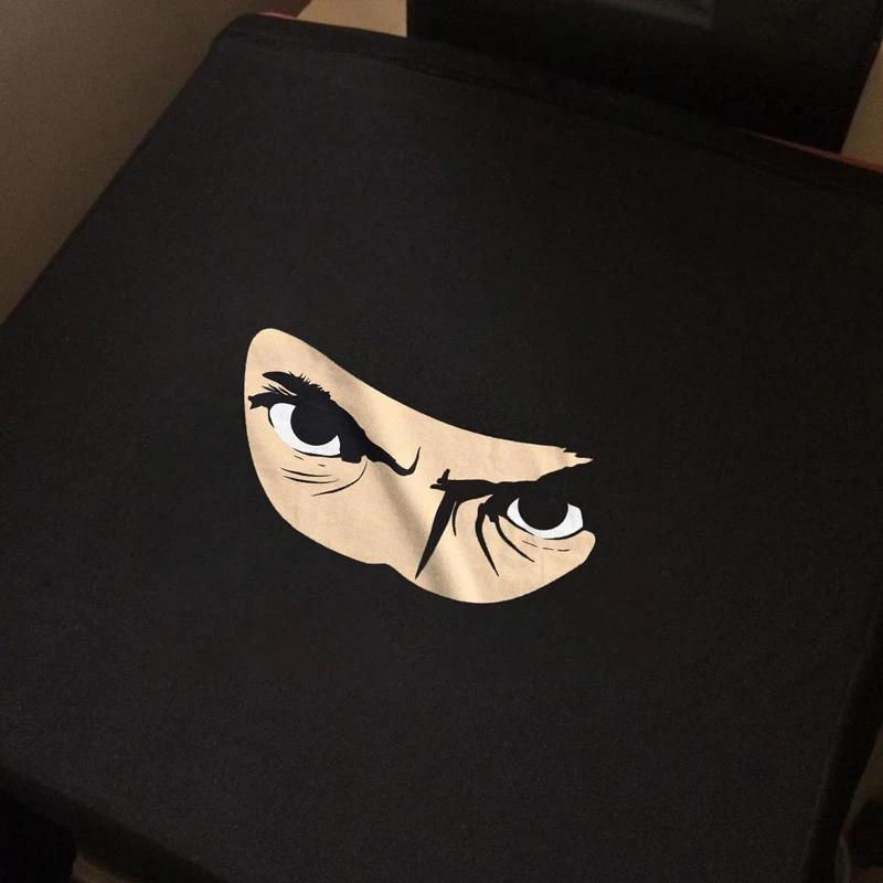 "Herr Festlig Ninja T-shirt, svart/grå bomull, med ninja-tema, perfekt för stil och lekfullhet, hög bekvämlighet."