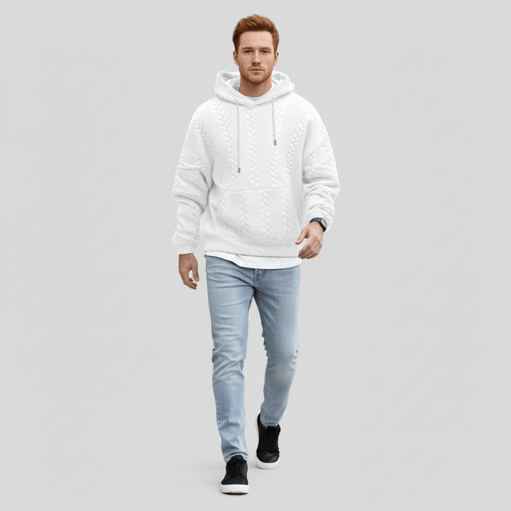 Klassisk herr pullover huvtröja Logan. Flätstickad design ger en tidlös stil.