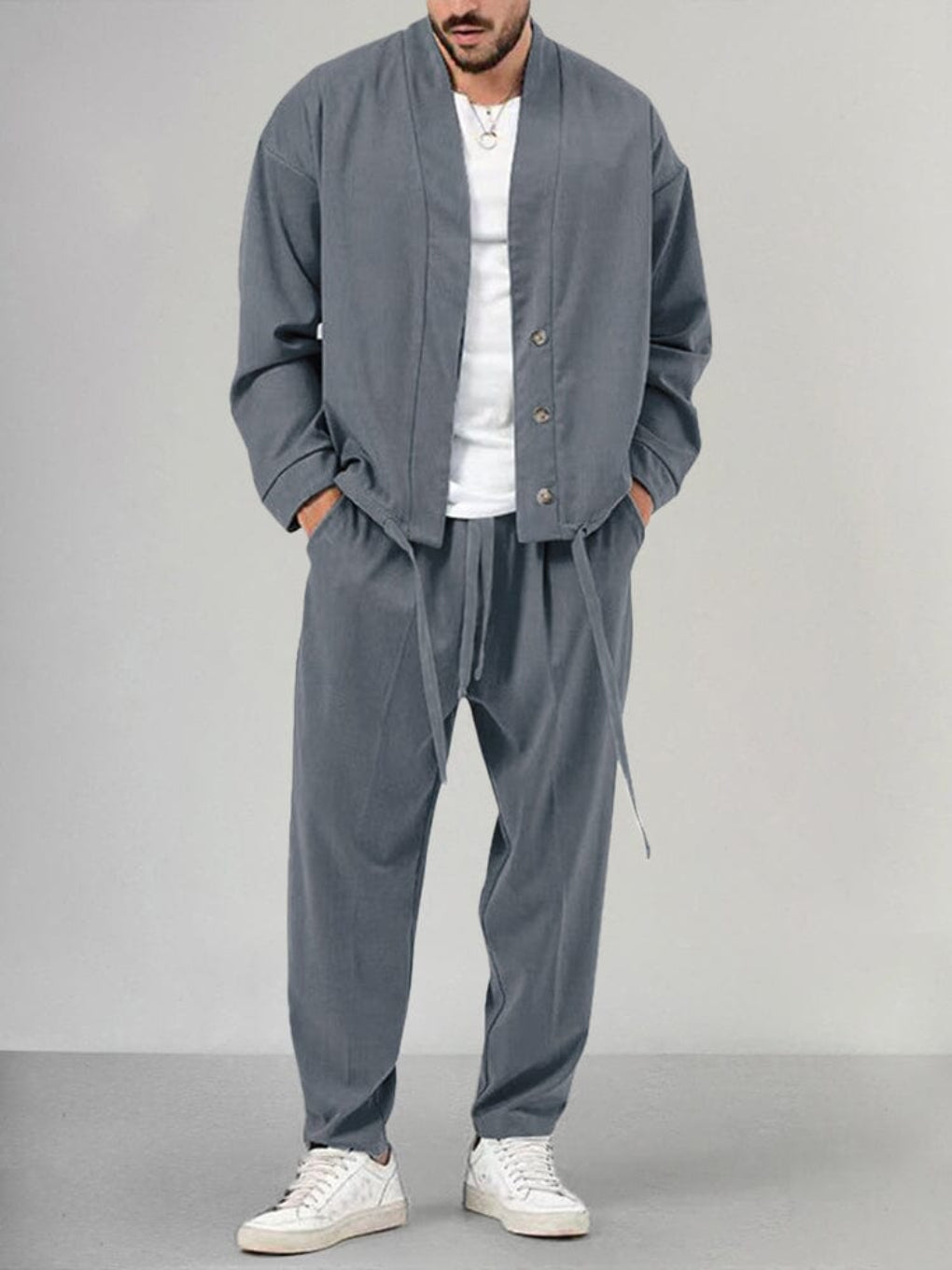 Gabriel herr lounge-set, tvådelat, för ultimat avkoppling. Ett bekvämt mysset för herr som älskar stil & komfort.