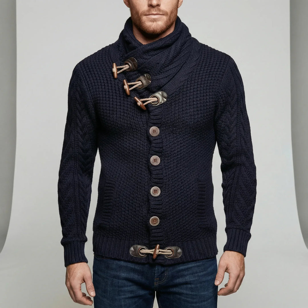 Herr grovstickad cardigan Nicholas i avslappnad stil. Varm stickad tröja med krage och fickor för vintermode.