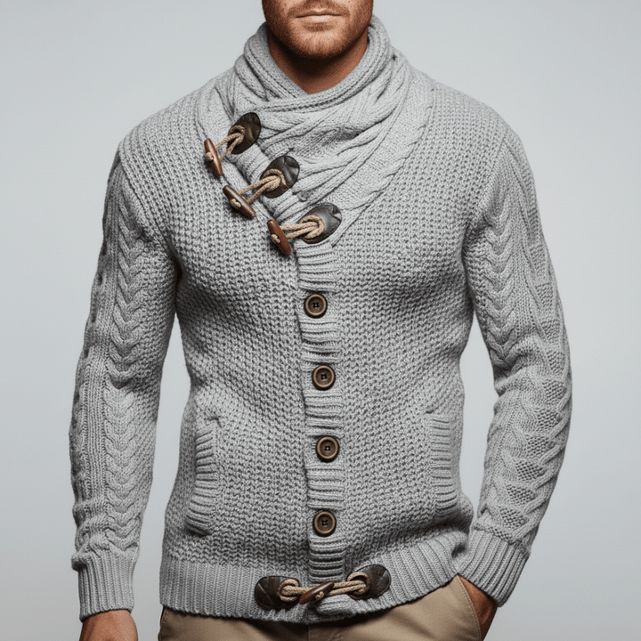 Flätstickad herr cardigan med krage, grov stickning för extra värme och stil.