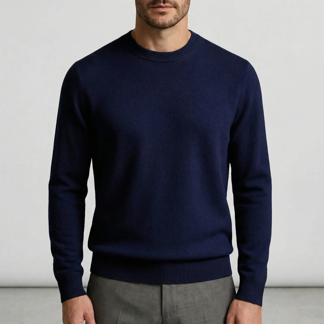 Herrtröja Marcus, rundhalsad och stickad. Ett bekvämt och elegant plagg för en tidlös look.