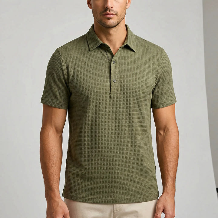 Bekväm herr pikétröja med kort ärm, perfekt för sommarstil och casual herrmode.