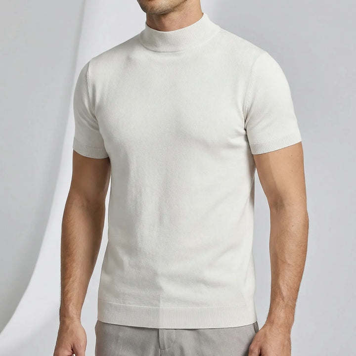 Herrtopp Liam, kortärmad med ståkrage. Stilren och elegant sommarplagg för casual herrmode.