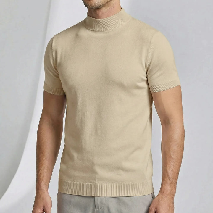 Liam, herr kortärmad topp med polokrage. Ett elegant och bekvämt sommarplagg för herrmode.