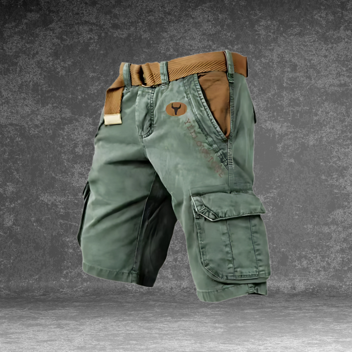 Slitstarka herr cargo shorts med rymliga fickor. Bekväma korta byxor i regular fit, idealiska för aktiv fritid.