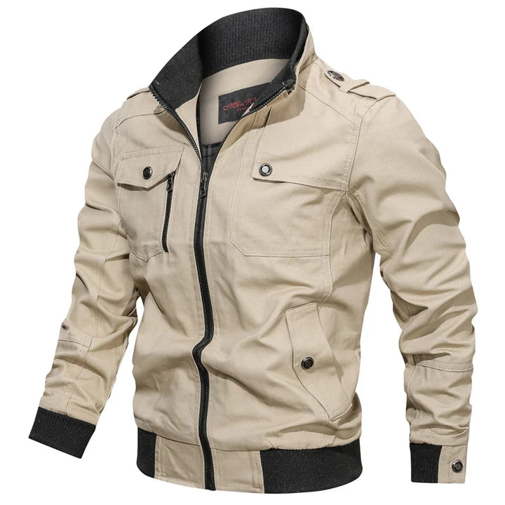 Stilren sommarjacka herr, bekväm lätt bomberjacka för svala kvällar utomhus.