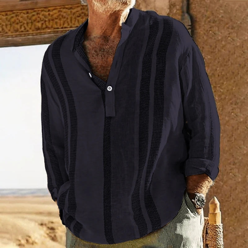 Klassisk herr linneskjorta, perfekt som vardagsskjorta med tidlös sommarlook. Ger en avslappnad känsla.