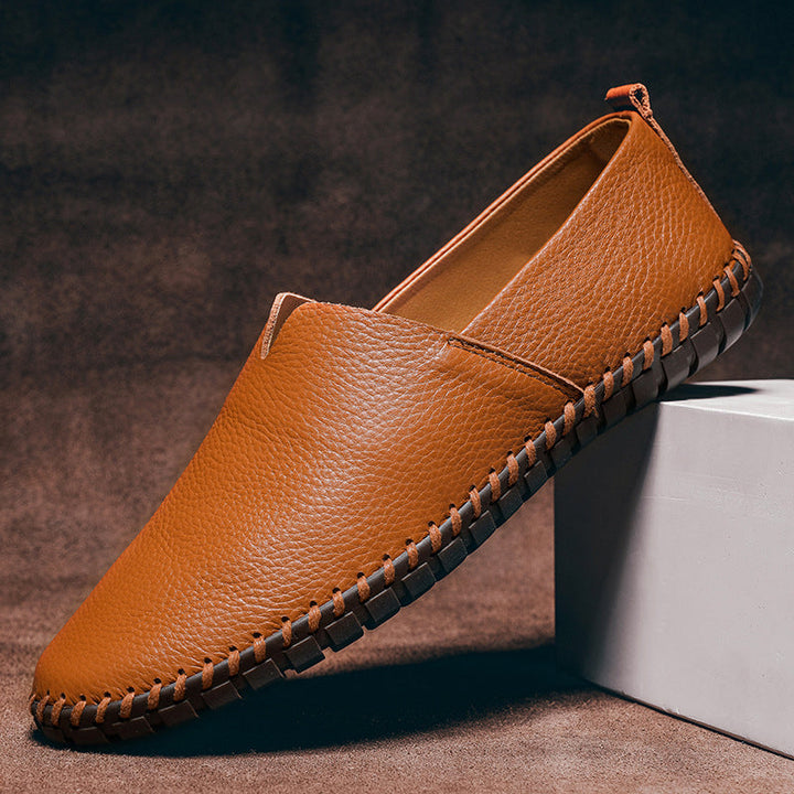 Herr loafers i beige mockaimitation, eleganta och mångsidiga slip-on skor för män