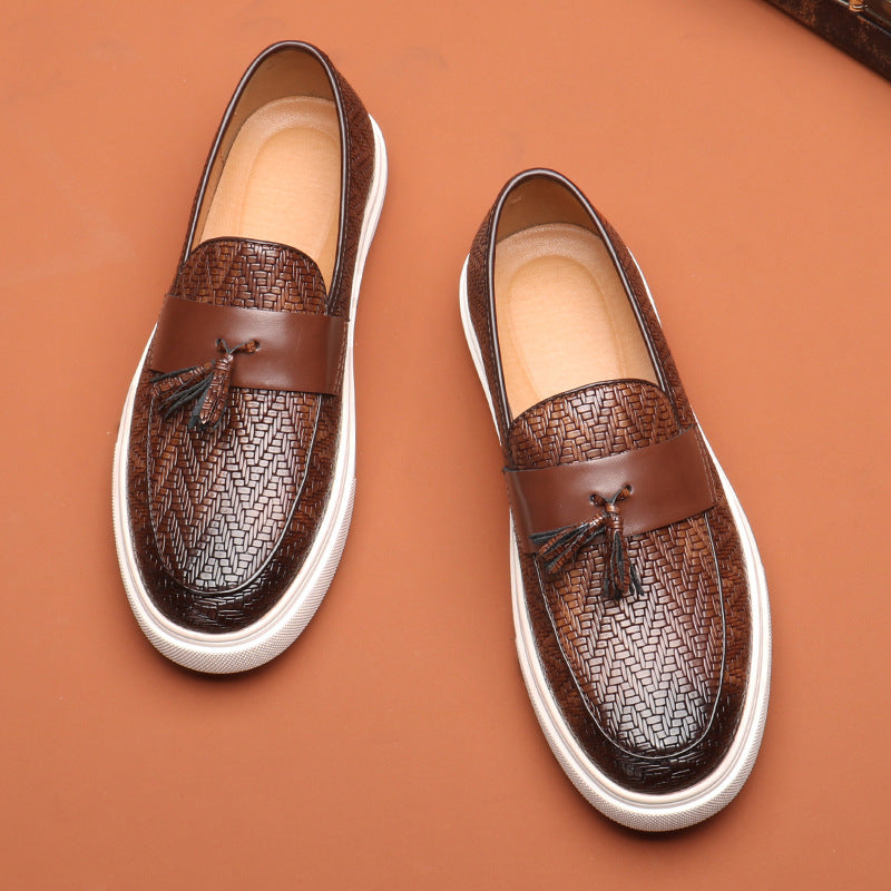 Eleganta herr loafers i slip-on stil med tofsar, bekväma och mångsidiga för både vardag och fest.