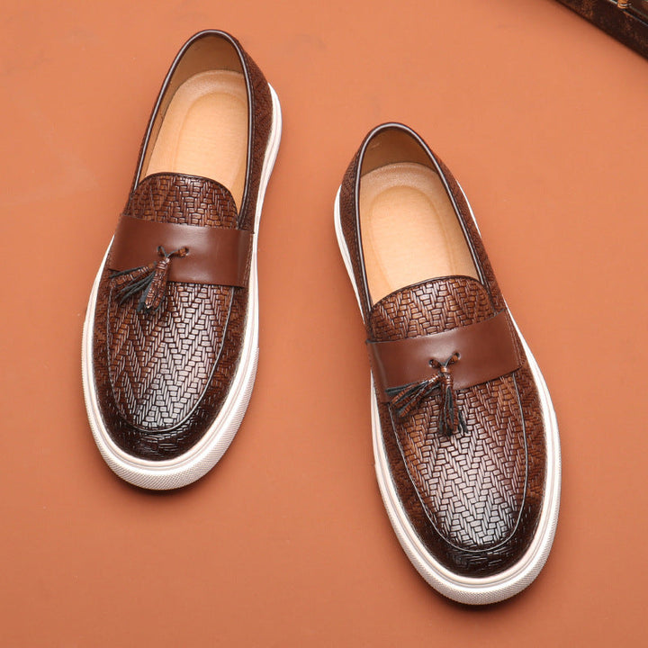 Eleganta herr loafers i slip-on stil med tofsar, bekväma och mångsidiga för både vardag och fest.