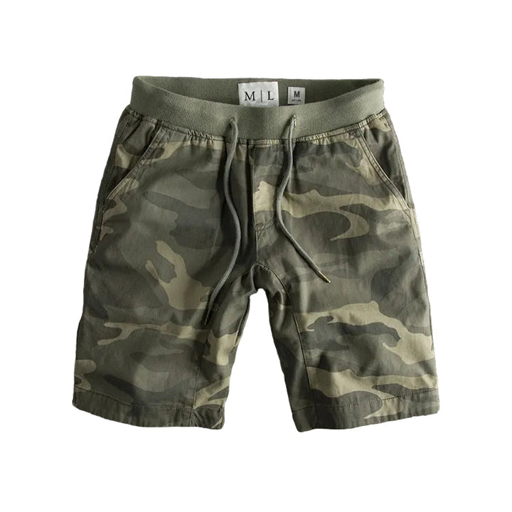 Herr shorts kamouflage med dragsko, perfekt för utomhusaktiviteter och vandring. Bekväma fritidsshorts med fickor.