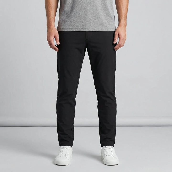 Klassiska Slim Fit Ashton herrbyxor med raka ben, tidlösa och moderna, för en smal och elegant stil.