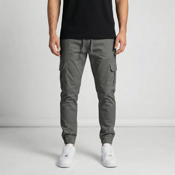 Herr slim fit cargojoggers i modern design, med bekvämlighet och stil för en aktiv livsstil och vardagsbruk.