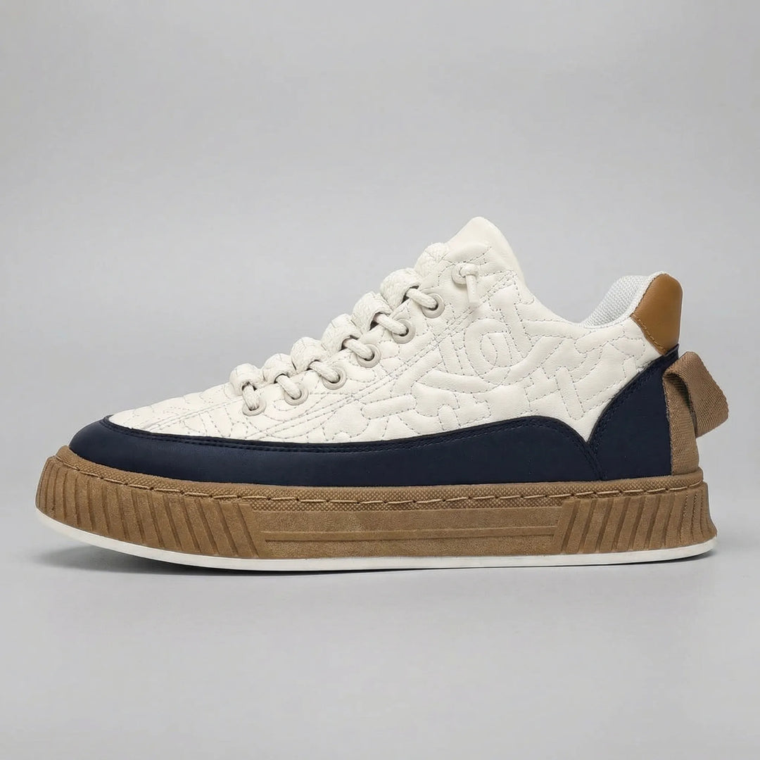 Herr i Jordans slip-on sneakers. Bekväma skor för promenader och aktiva dagar, med bra fotstöd och halksäker sula.