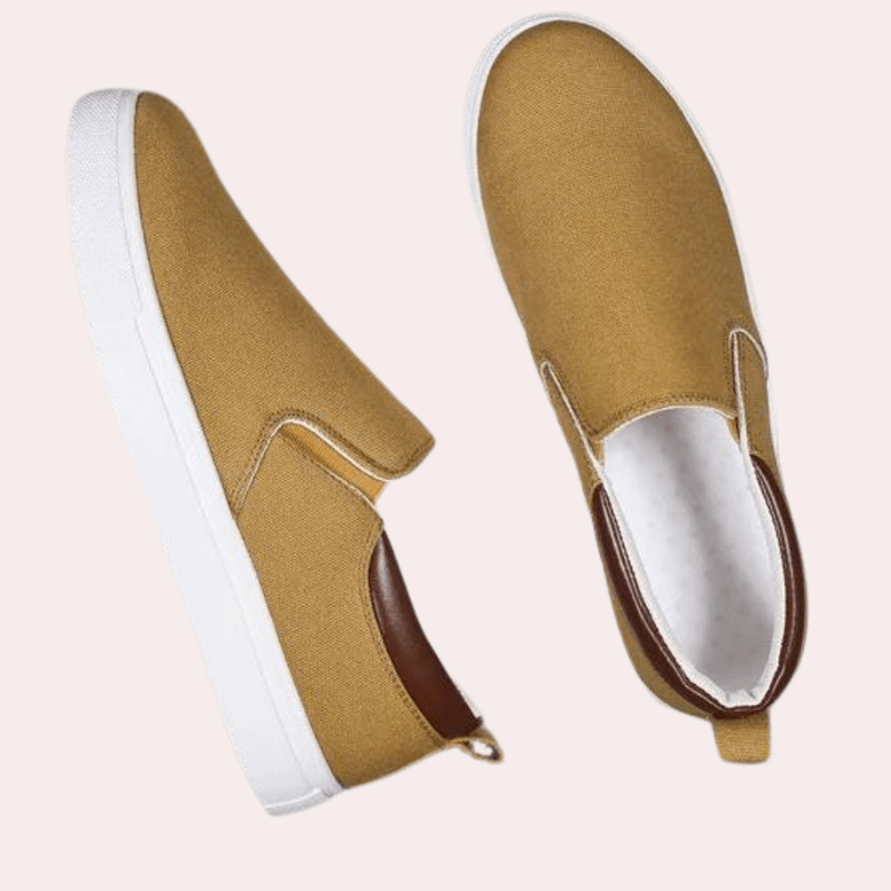 Avslappnade herr slip-ons. Flexibla vardagsskor perfekta för fritid, ger stil, komfort och en modern känsla.