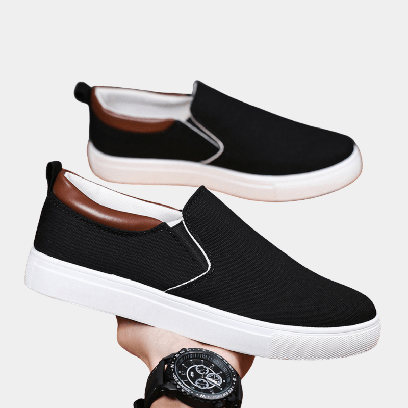 Herr slip-on sneakers med halkfri sula. Ger säkert grepp och stabilitet. Idealiska bekväma vardagsskor för herr.