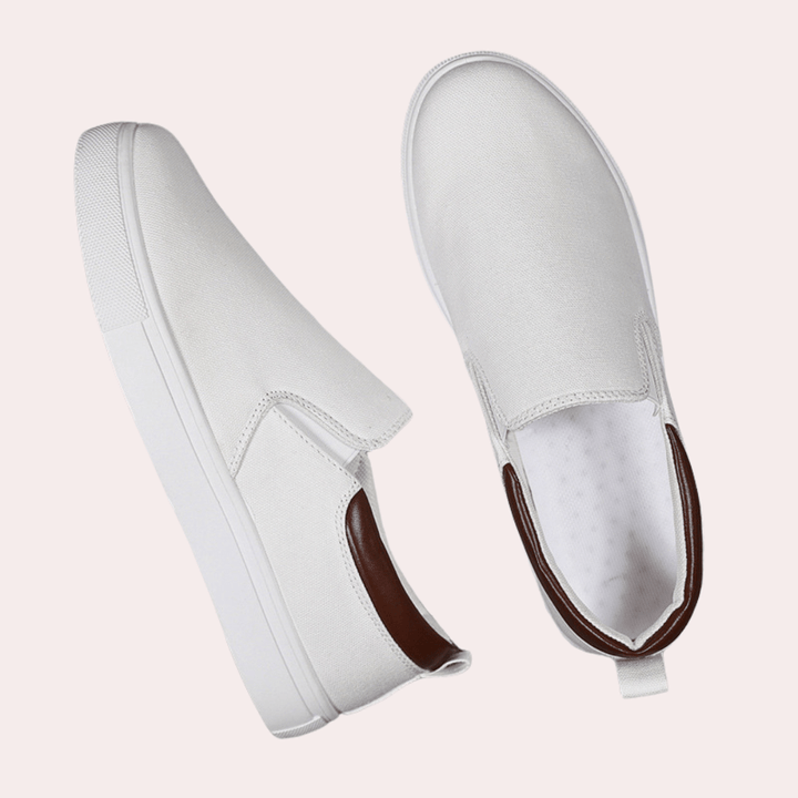 Flexibla herr slip-ons för promenader. Lätta vardagsskor som erbjuder maximal komfort och stil året runt.