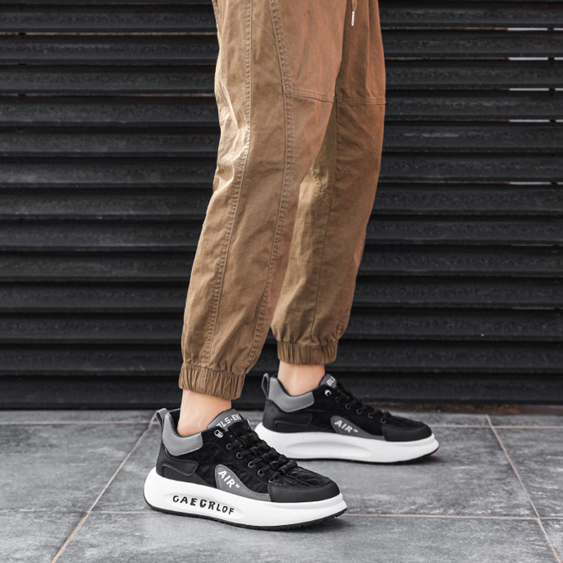 "Herr Sneakers i duntyg med tjock sula, elegant design, slitstark och bekväm, perfekt för sport och vardag."