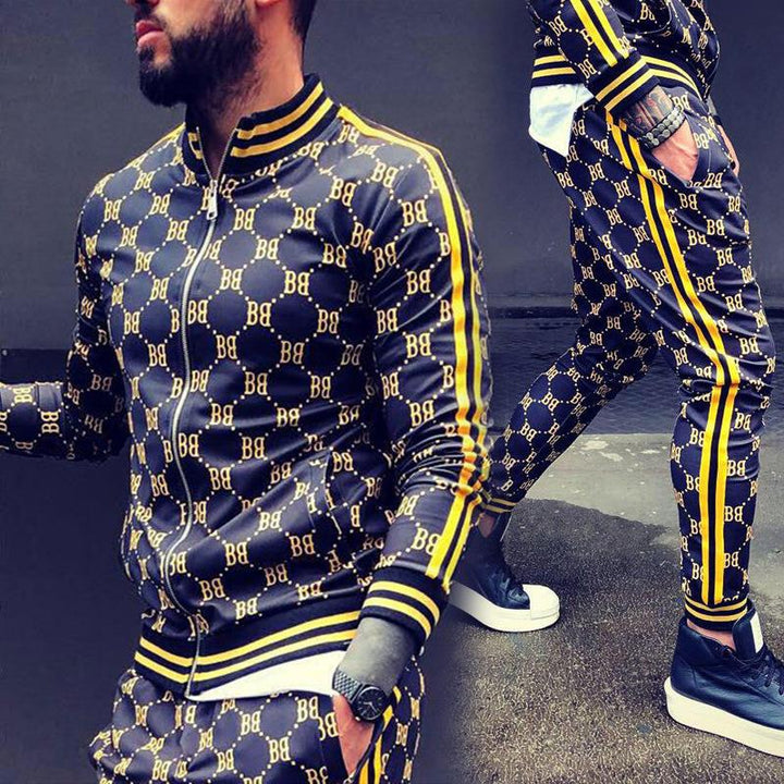 "Herr sportoverall i slitstark polyester med modernt rutnätsmönster i flera färger, slim fit för sport och fritid."