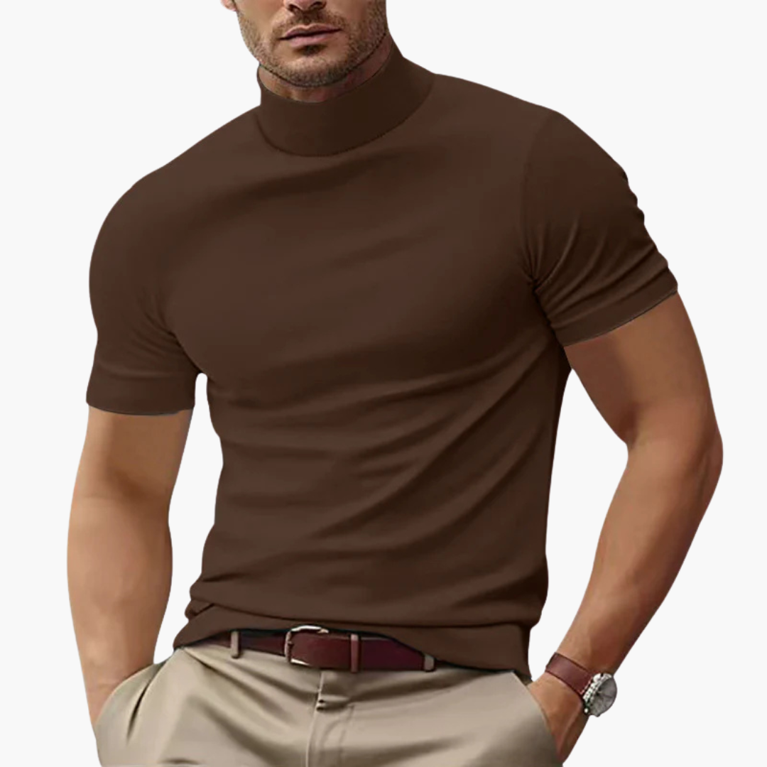 Herr t-shirt med polokrage i klassisk svart, kortärmad och slim fit för modern vardagsstil.