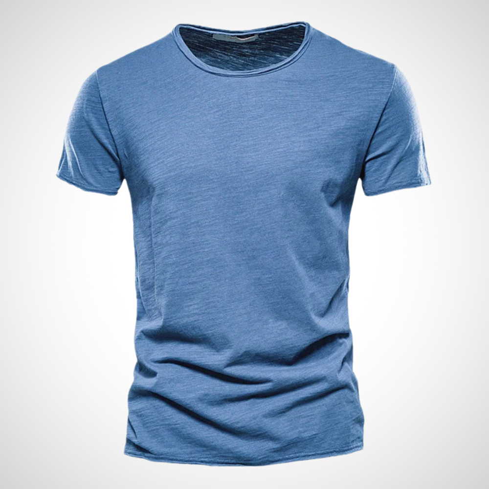 Stilren herr T-shirt, basplagg för vardagskomfort. Mångsidig och lätt att matcha.