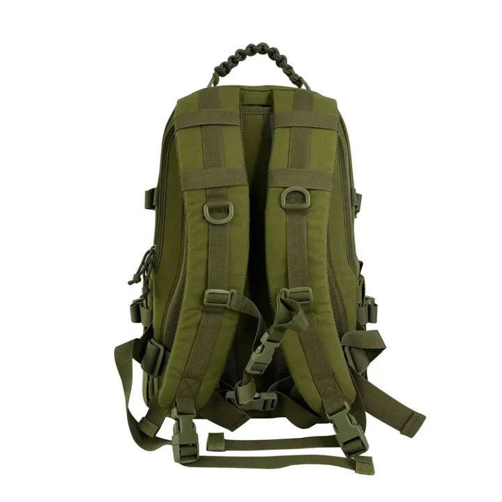 Taktisk herrryggsäck med MOLLE-system, robust förvaring för vandring, vinteräventyr och resor.