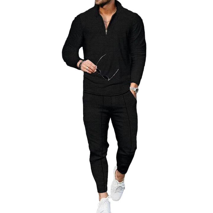 Herr tvådelad fritidsoutfit med dragkedja, sportig och bekväm i höstfärger för casual stil.