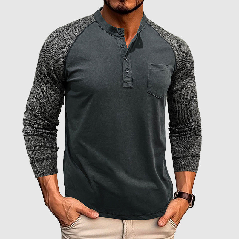 Tvåfärgad herr Henley skjorta med knappar, perfekt för en avslappnad men ändå stilren sommarlook.