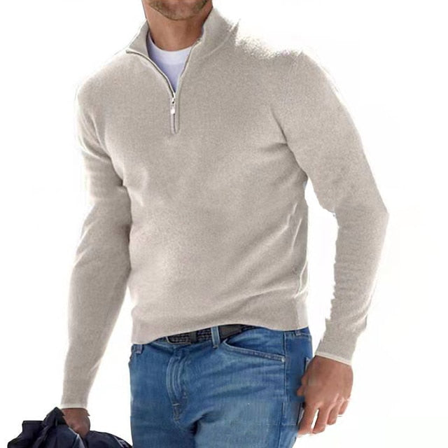Basic herrtröja med långa ärmar, V-hals och dragkedja. Bekväm och modern stickad för höstmode.