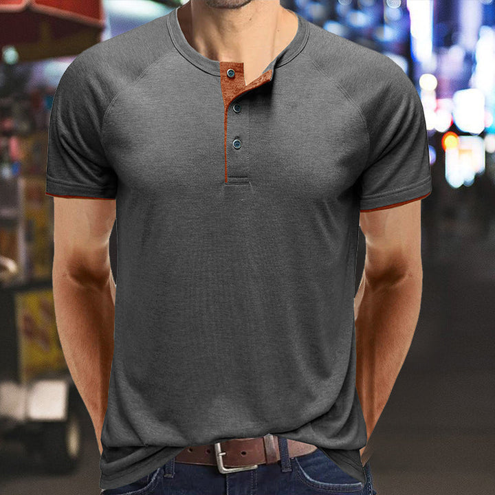 Herr V-ringad Henley T-shirt i lätt bomull, vit, modern design, perfekt för sommaren, andningsbar och bekväm.