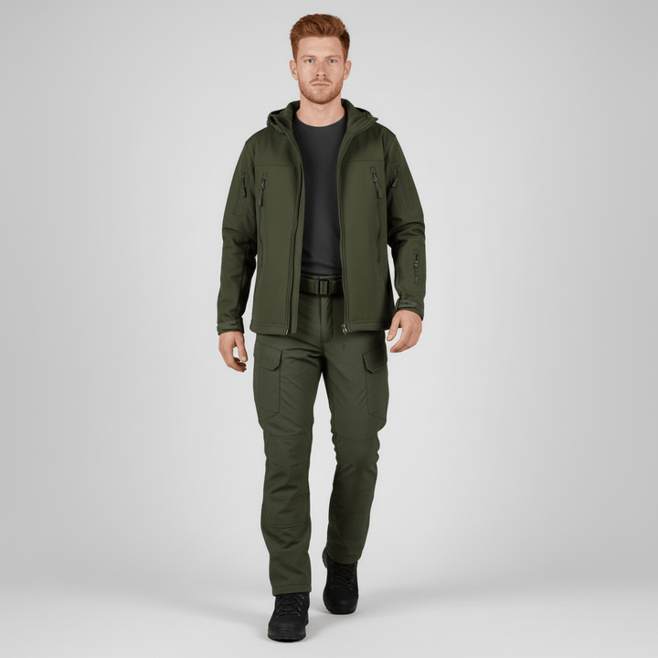 Ergonomisk design av Eli herrjackan, ger rörelsefrihet under vandring och aktivitet.