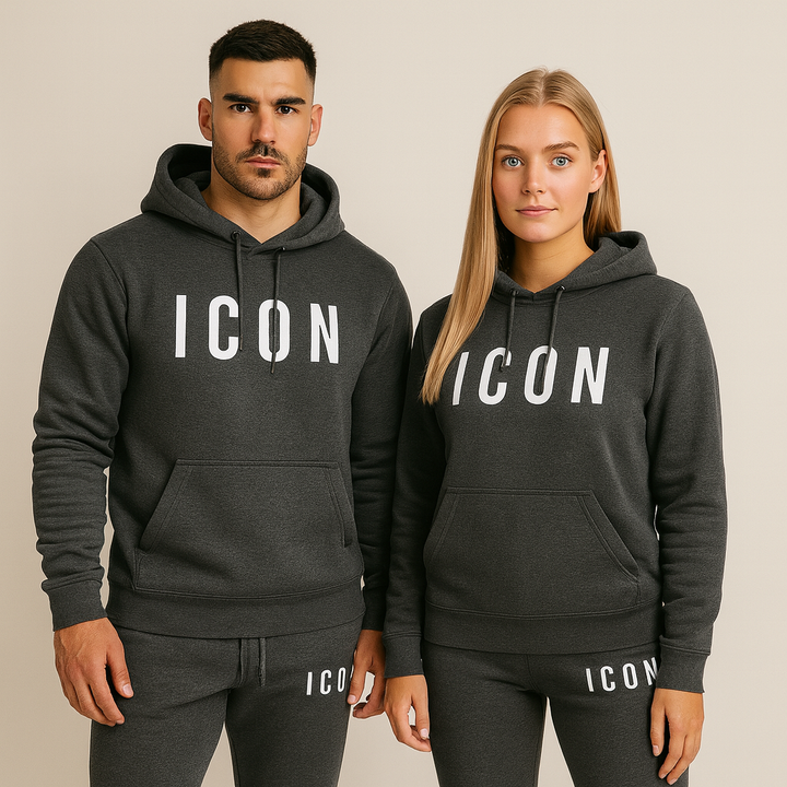 Herrarnas svarta hoodie från Callum setet, kombinerar stil och komfort för vardag och loungekläder.