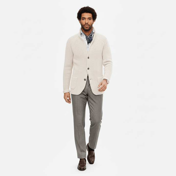 Elegant och stilren herrkofta med knappar och strukturerad yta, idealisk för casual look.