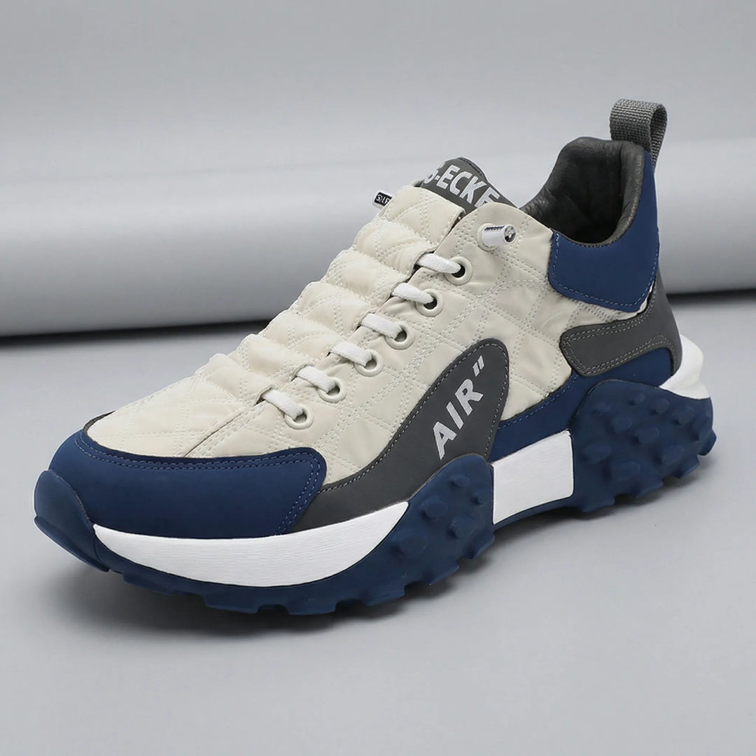 Svarta slip-on vardagssneakers 'Declan' för herrar. Lättviktig design med halksäker sula.