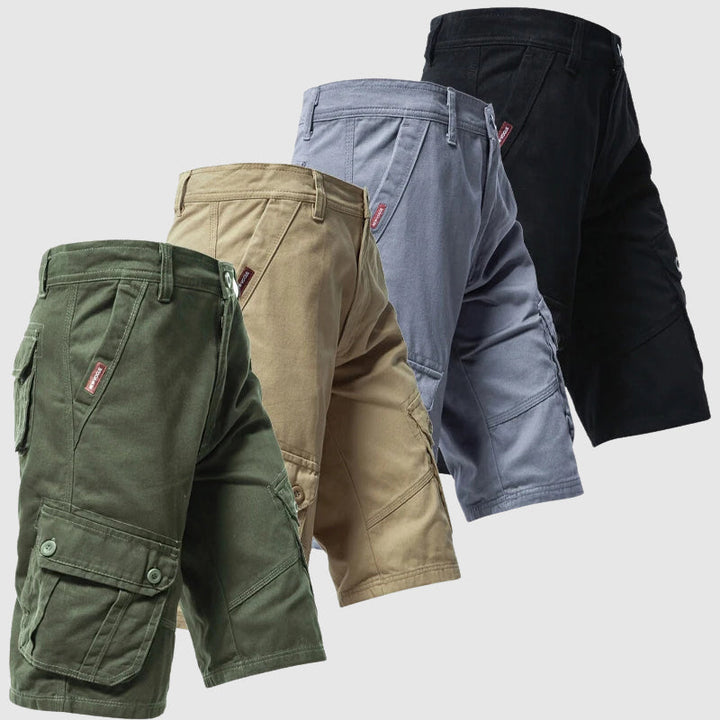 Detaljbild av hållbara herr cargoshorts med praktiska sidfickor, idealiska för vardagsbruk.