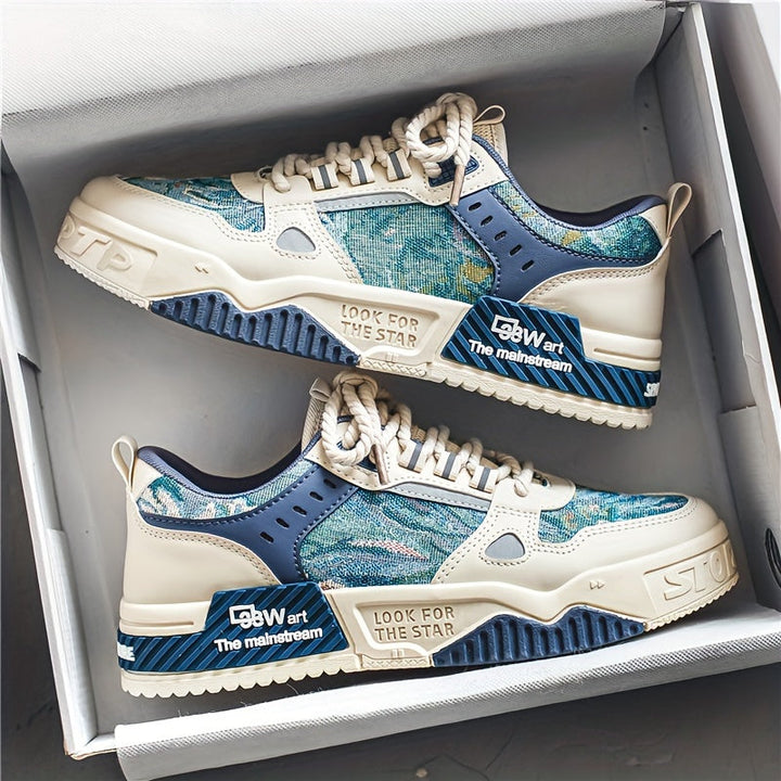 Bekväma herrskor i en modern design, blå och beige sneakers med unika grafiska detaljer.