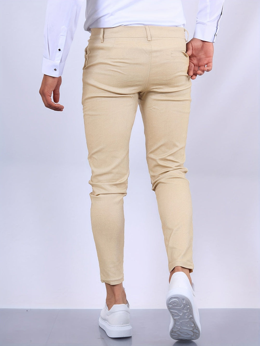 Eleganta slim fit stretchbyxor för män, finns i flera färger för alla tillfällen.