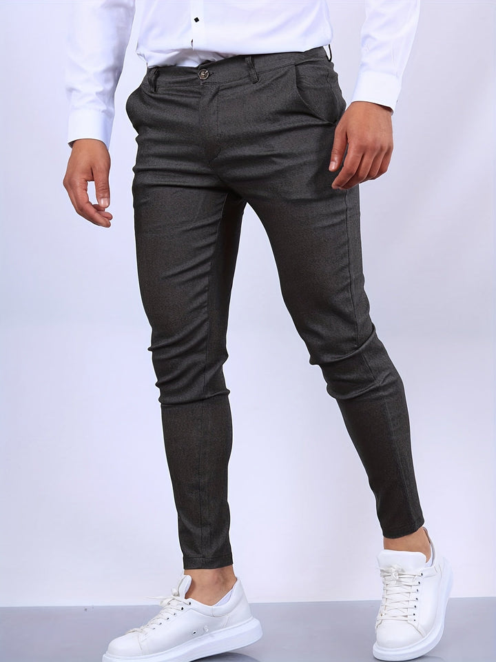 Mäns vardagsbyxor slim fit, stretchiga för en aktiv och stilmedveten livsstil.