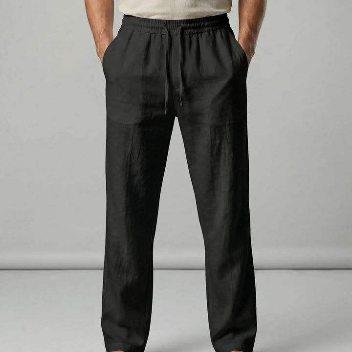 Bekväma herrbyxor i smart casual-stil. Avslappnade vardagsbyxor med snygg passform för herr.