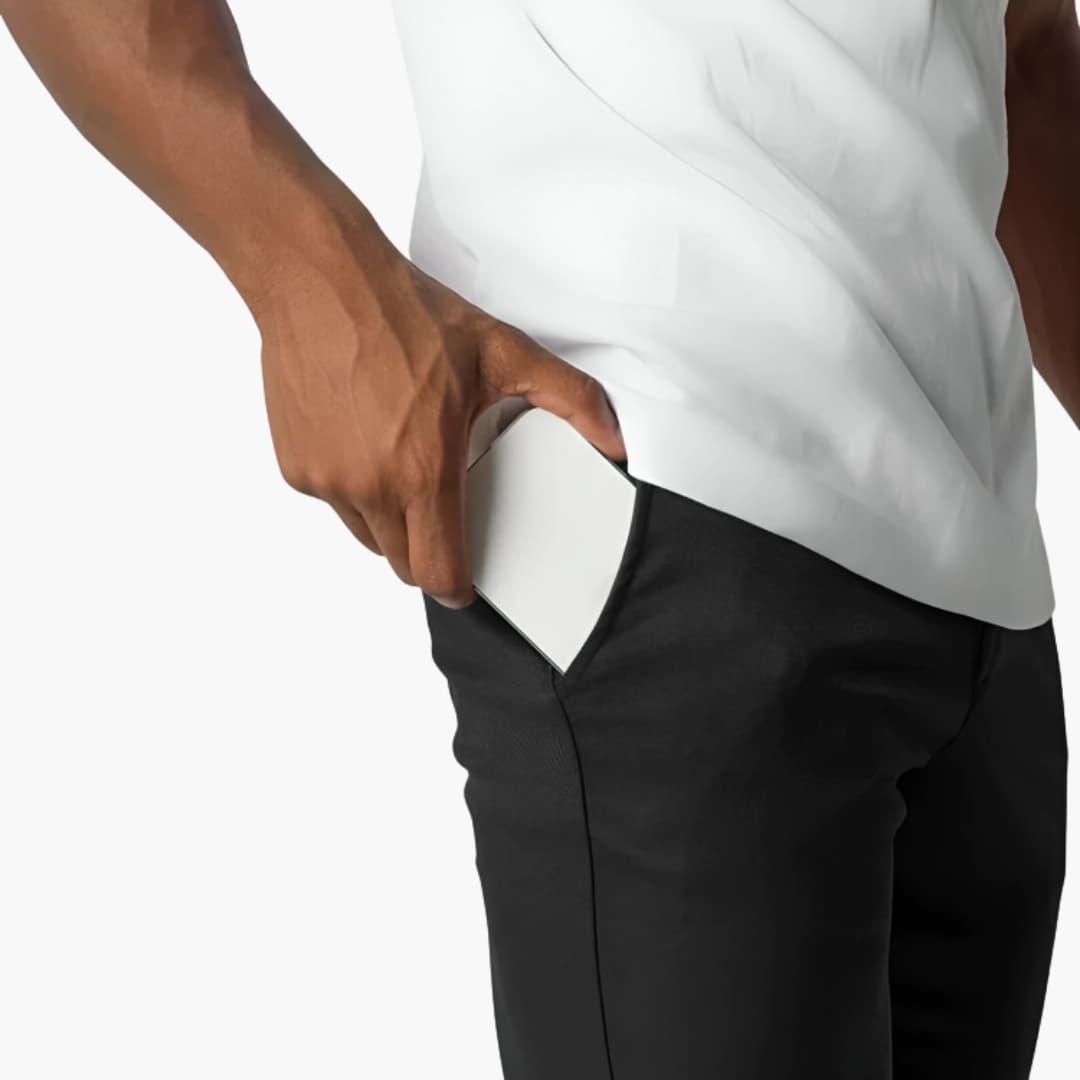 Grå herrchinos med stretch. Mjuka, slimfit byxor som är moderna & bekväma för både jobb och fritid.
