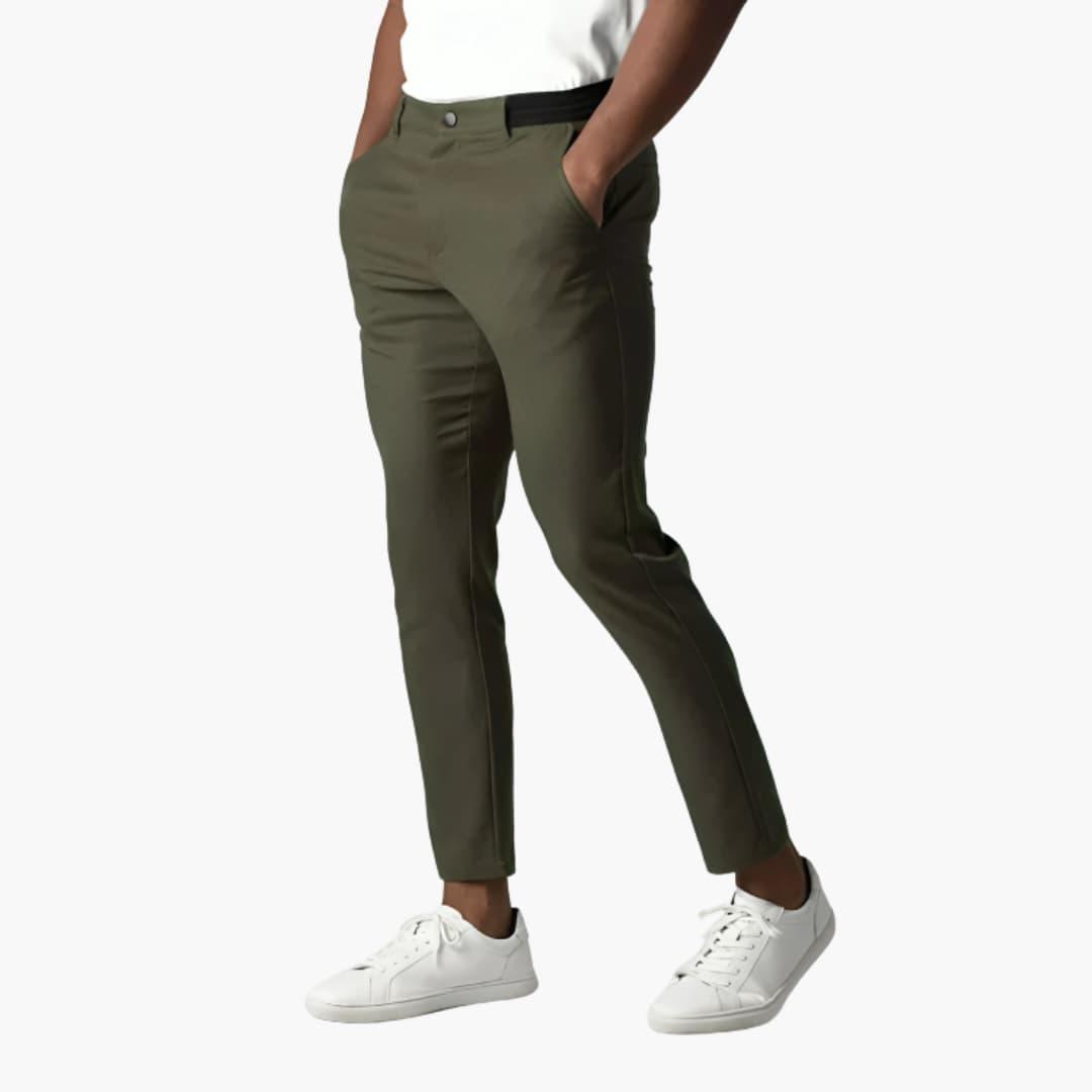 Marinblå stretchbyxor för herr, moderna chinos med bekväm passform. Perfekt för en stilren vardagslook.