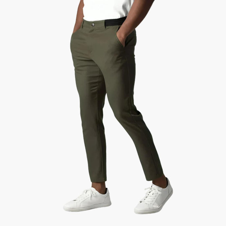 Marinblå stretchbyxor för herr, moderna chinos med bekväm passform. Perfekt för en stilren vardagslook.
