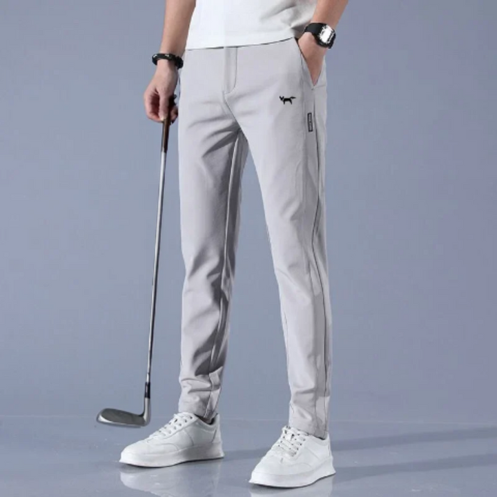 Stilrena herr golfbyxor i stretch, perfekta för golfrunda och bekväma vardagsbyxor.