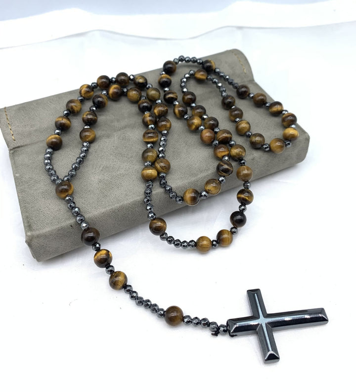 Elegant herrhalsband rosenkrans med grönt tigeröga, lapis lazuli och grå jaspis. Spirituellt smycke.