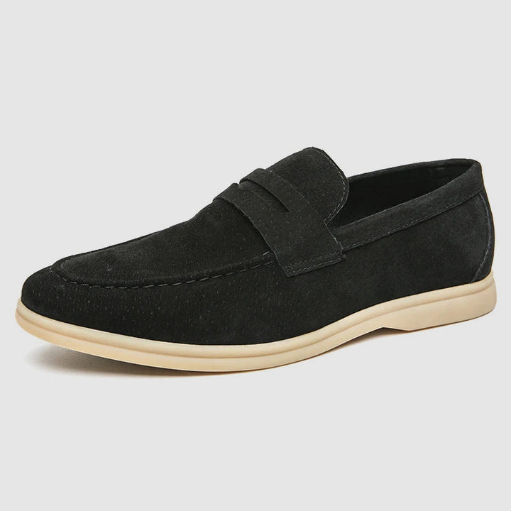 Bekväma beige herrloafers för män, mångsidiga vardagsskor i slipon-modell av skinn.